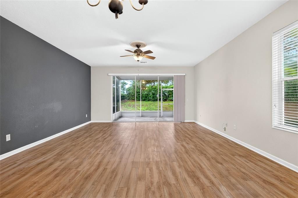 For Sale: $215,000 (3 beds, 2 baths, 1542 Square Feet)