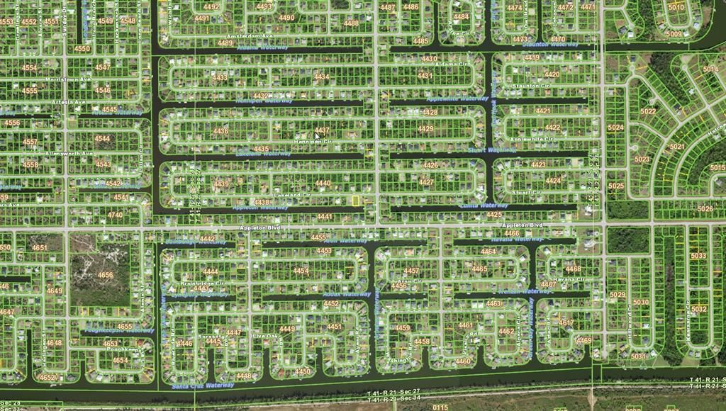 На продажу: $88,500 (0.23 acres)