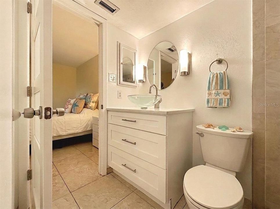 На продажу: $349,900 (2 спален, 2 ванн, 1065 Квадратных фут)