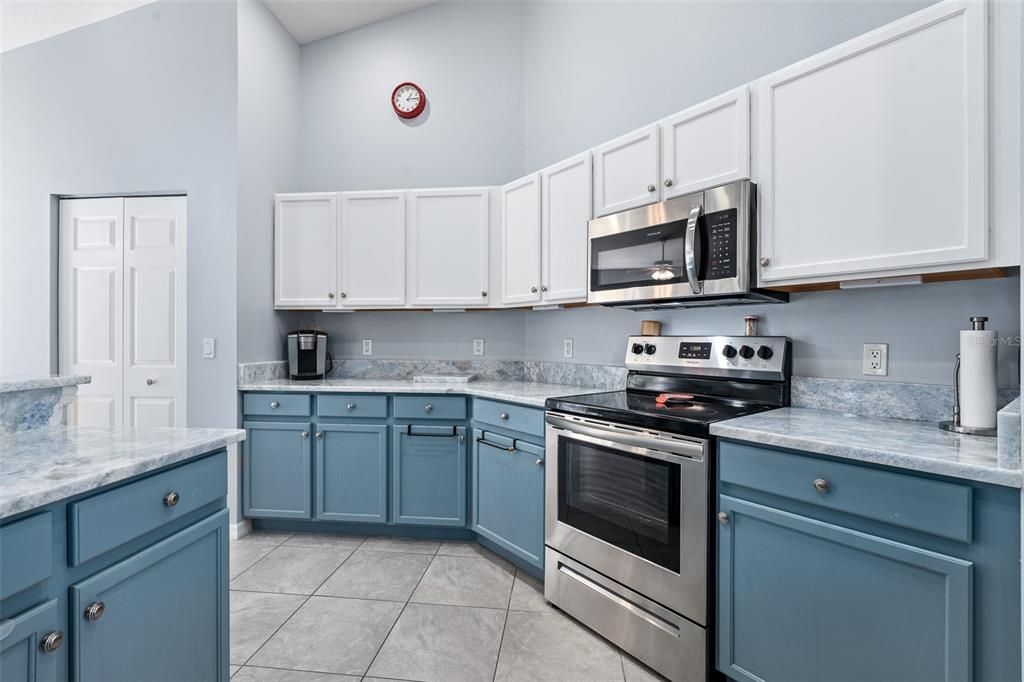 На продажу: $389,000 (3 спален, 2 ванн, 2118 Квадратных фут)