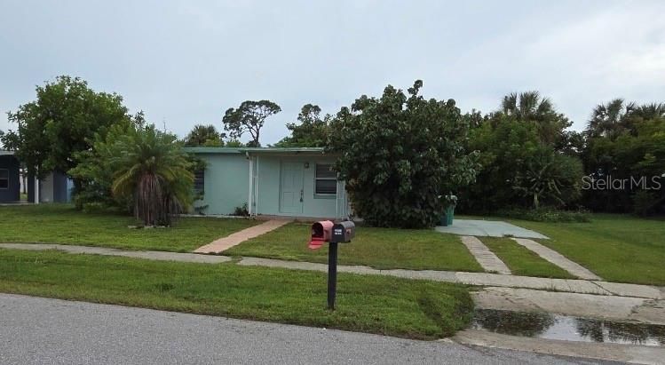 For Sale: $129,999 (2 beds, 2 baths, 962 Square Feet)