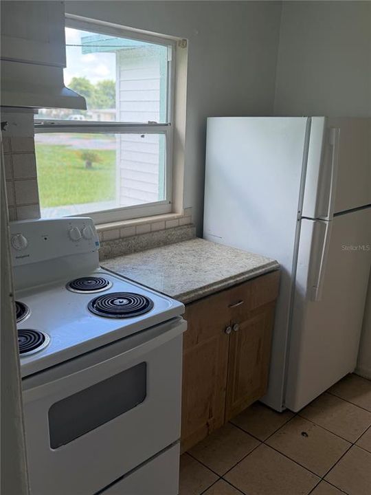 For Sale: $129,999 (2 beds, 2 baths, 962 Square Feet)