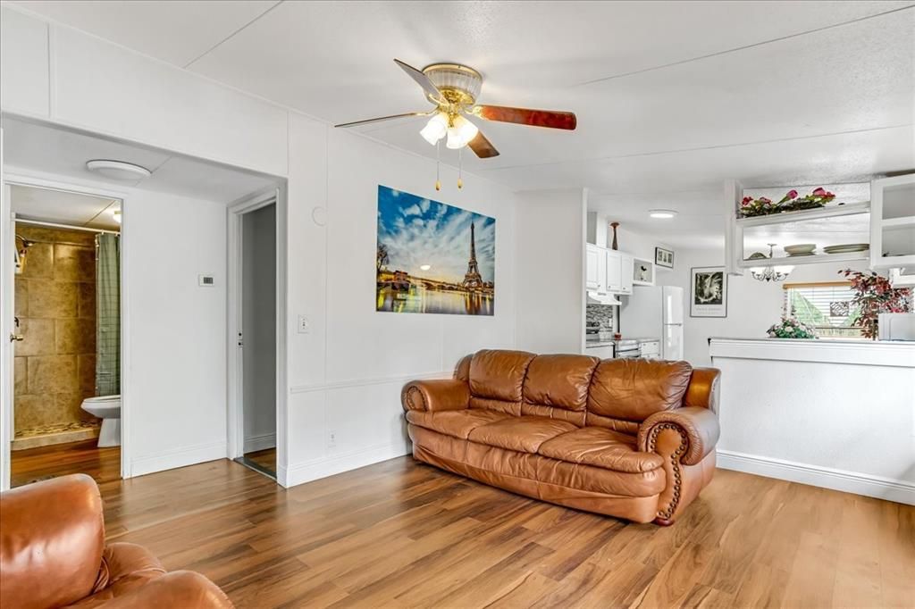 В аренду: $2,250 (3 спален, 2 ванн, 1008 Квадратных фут)