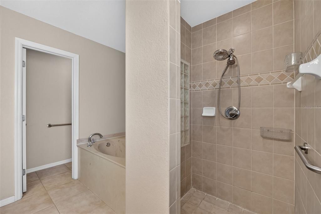 На продажу: $265,000 (3 спален, 2 ванн, 1570 Квадратных фут)