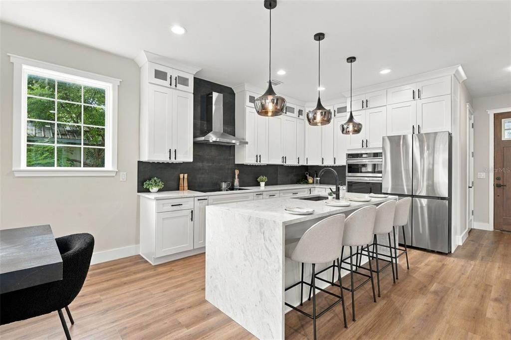 En Venta: $674,900 (4 camas, 3 baños, 2060 Pies cuadrados)
