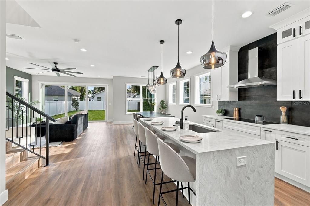 En Venta: $674,900 (4 camas, 3 baños, 2060 Pies cuadrados)