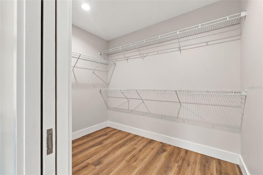 En Venta: $674,900 (4 camas, 3 baños, 2060 Pies cuadrados)