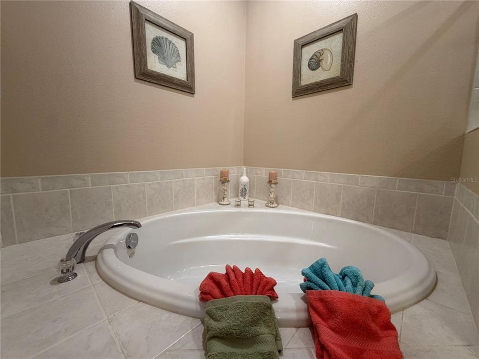 En Venta: $299,000 (3 camas, 2 baños, 1575 Pies cuadrados)