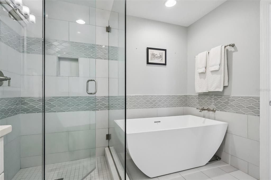En Venta: $1,999,000 (4 camas, 4 baños, 3912 Pies cuadrados)