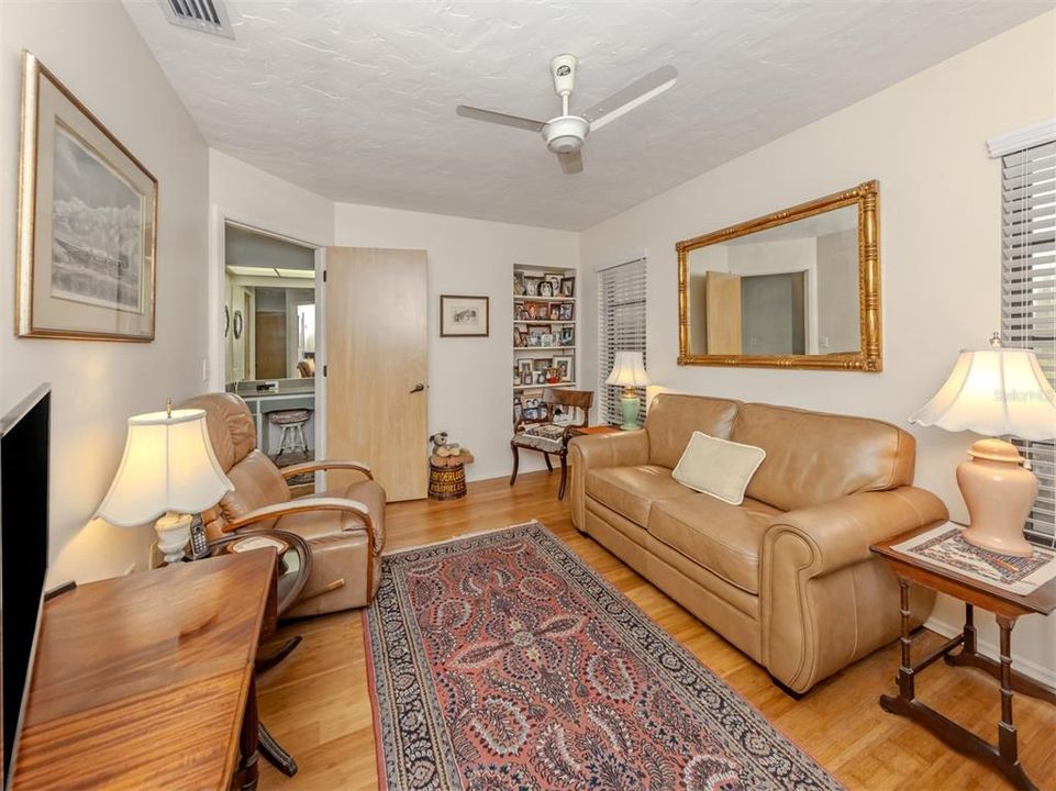 En Venta: $595,000 (4 camas, 3 baños, 2832 Pies cuadrados)