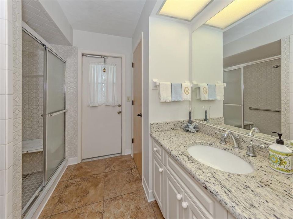 En Venta: $595,000 (4 camas, 3 baños, 2832 Pies cuadrados)