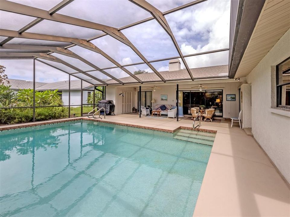 En Venta: $595,000 (4 camas, 3 baños, 2832 Pies cuadrados)