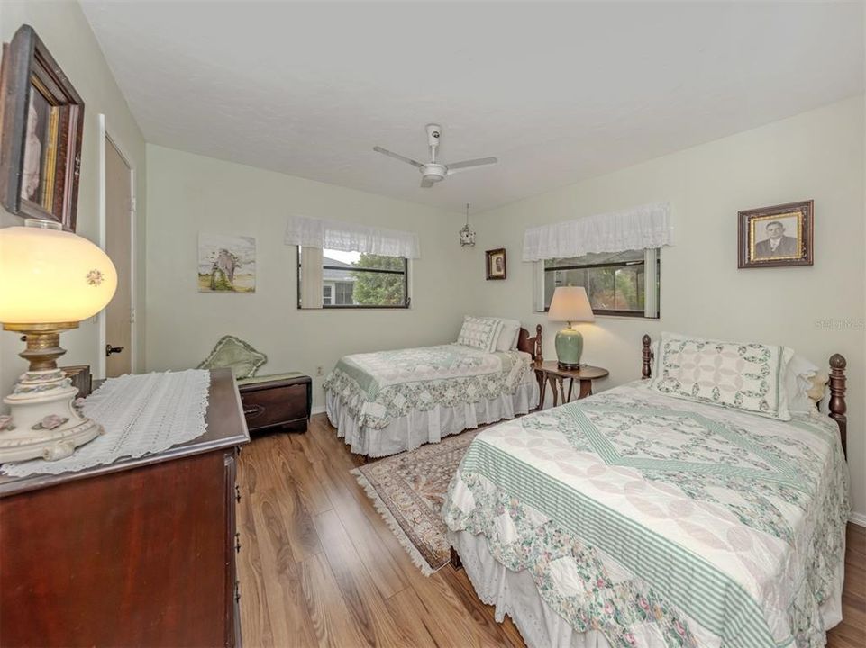 En Venta: $595,000 (4 camas, 3 baños, 2832 Pies cuadrados)