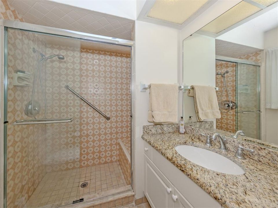 En Venta: $595,000 (4 camas, 3 baños, 2832 Pies cuadrados)