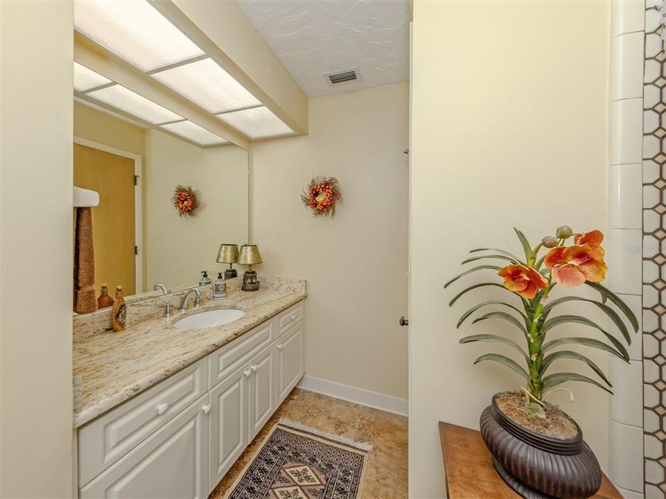 En Venta: $595,000 (4 camas, 3 baños, 2832 Pies cuadrados)
