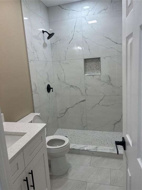 На продажу: $320,000 (4 спален, 2 ванн, 1225 Квадратных фут)