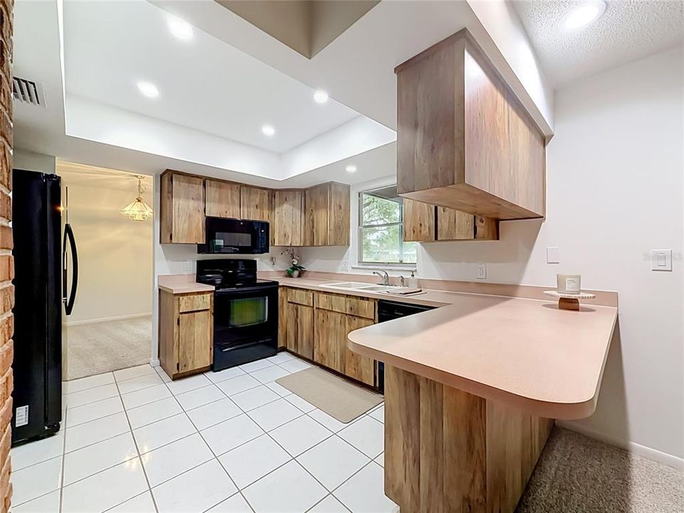 На продажу: $529,900 (3 спален, 2 ванн, 1675 Квадратных фут)