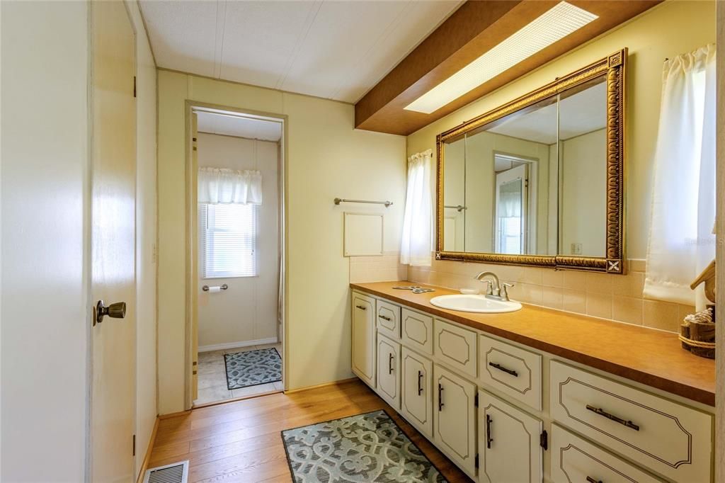 En Venta: $175,000 (2 camas, 2 baños, 1056 Pies cuadrados)