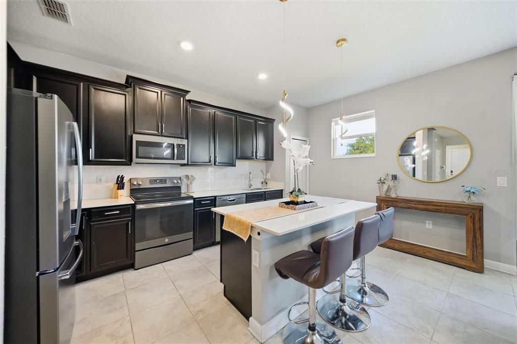 For Sale: $320,000 (3 beds, 2 baths, 1674 Square Feet)