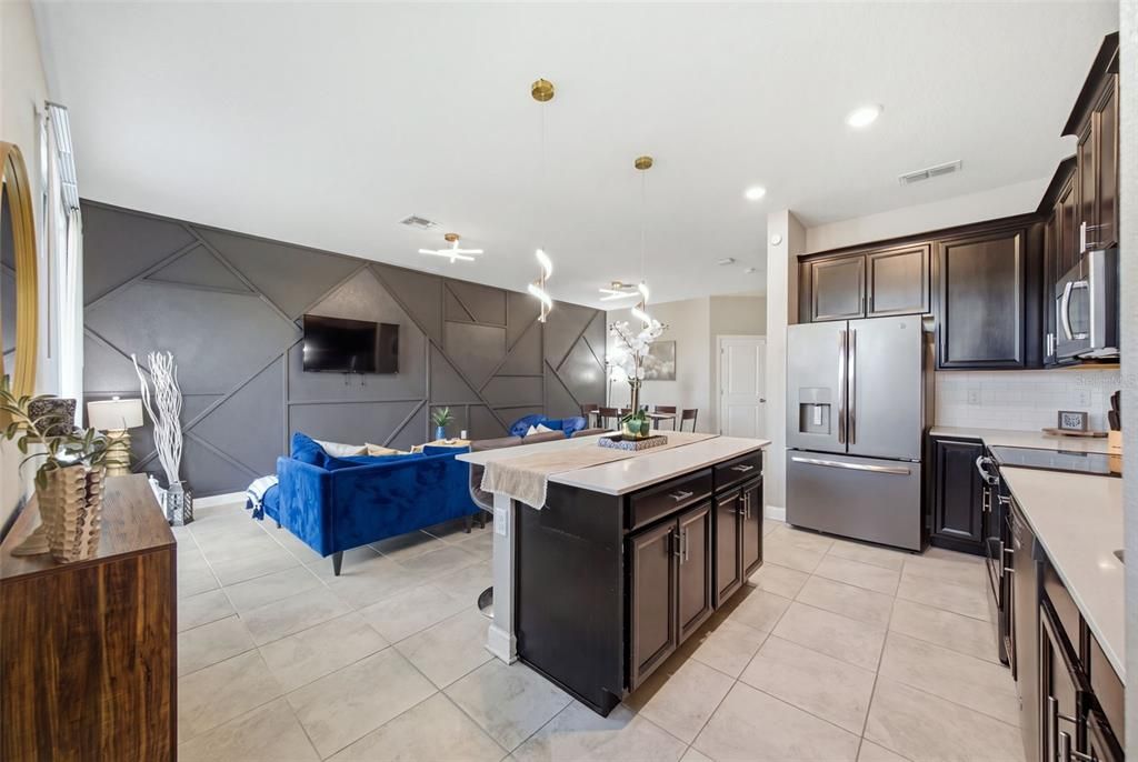 For Sale: $320,000 (3 beds, 2 baths, 1674 Square Feet)