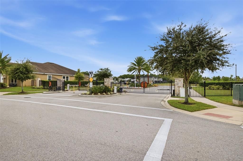 For Sale: $320,000 (3 beds, 2 baths, 1674 Square Feet)