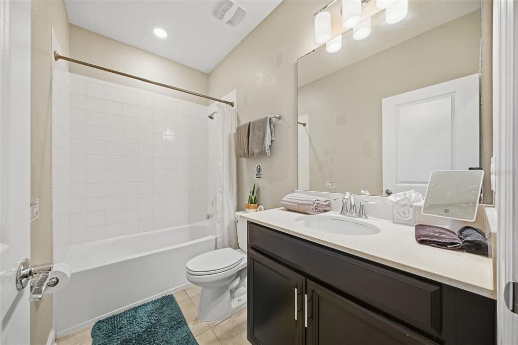 For Sale: $320,000 (3 beds, 2 baths, 1674 Square Feet)