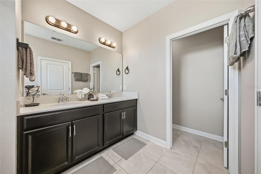 For Sale: $320,000 (3 beds, 2 baths, 1674 Square Feet)
