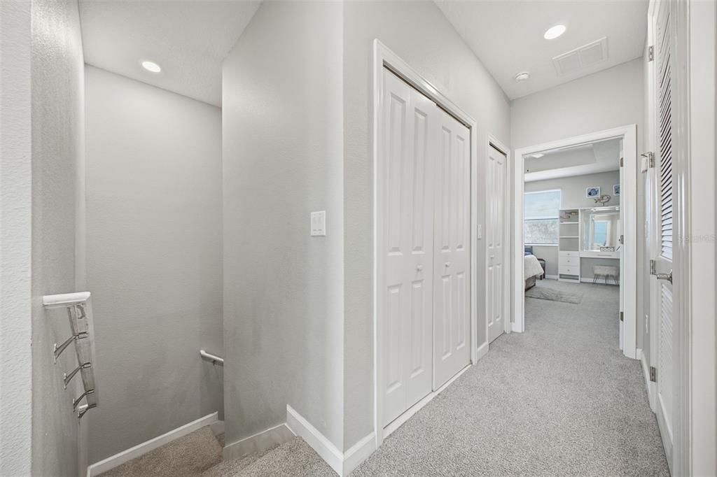 For Sale: $320,000 (3 beds, 2 baths, 1674 Square Feet)