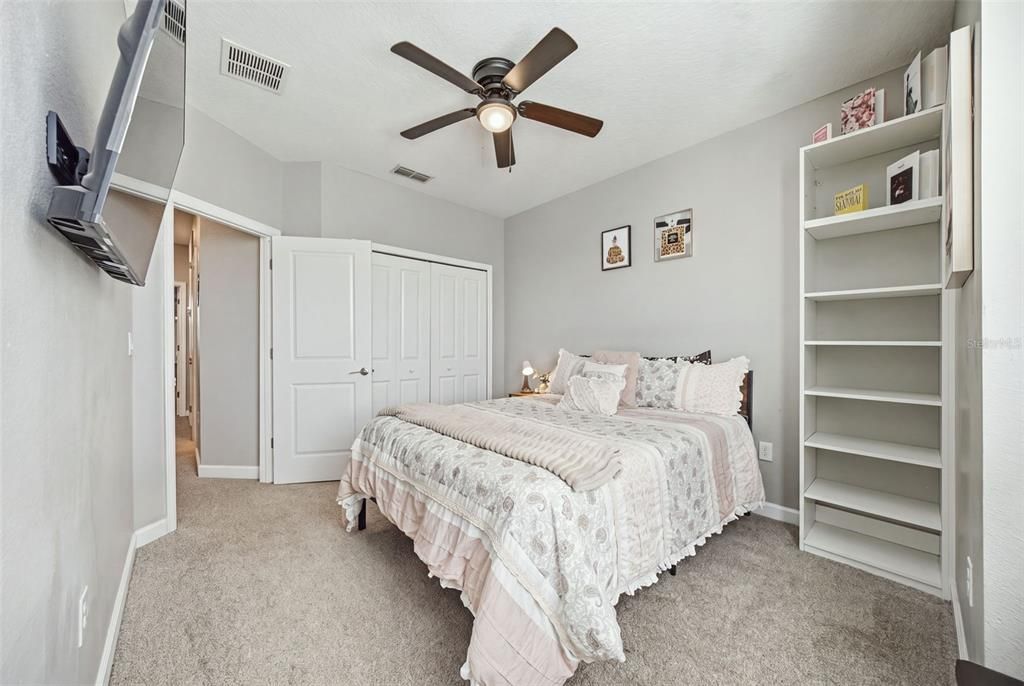 For Sale: $320,000 (3 beds, 2 baths, 1674 Square Feet)