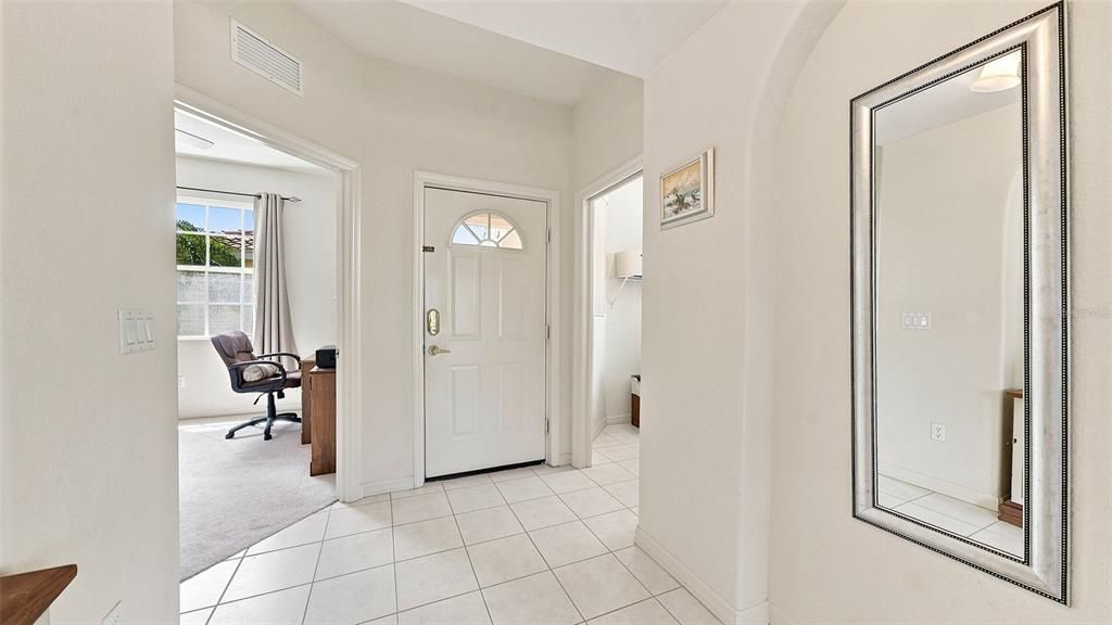 En Venta: $236,900 (3 camas, 2 baños, 1383 Pies cuadrados)
