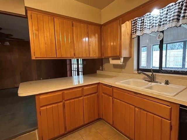На продажу: $375,000 (3 спален, 2 ванн, 2323 Квадратных фут)