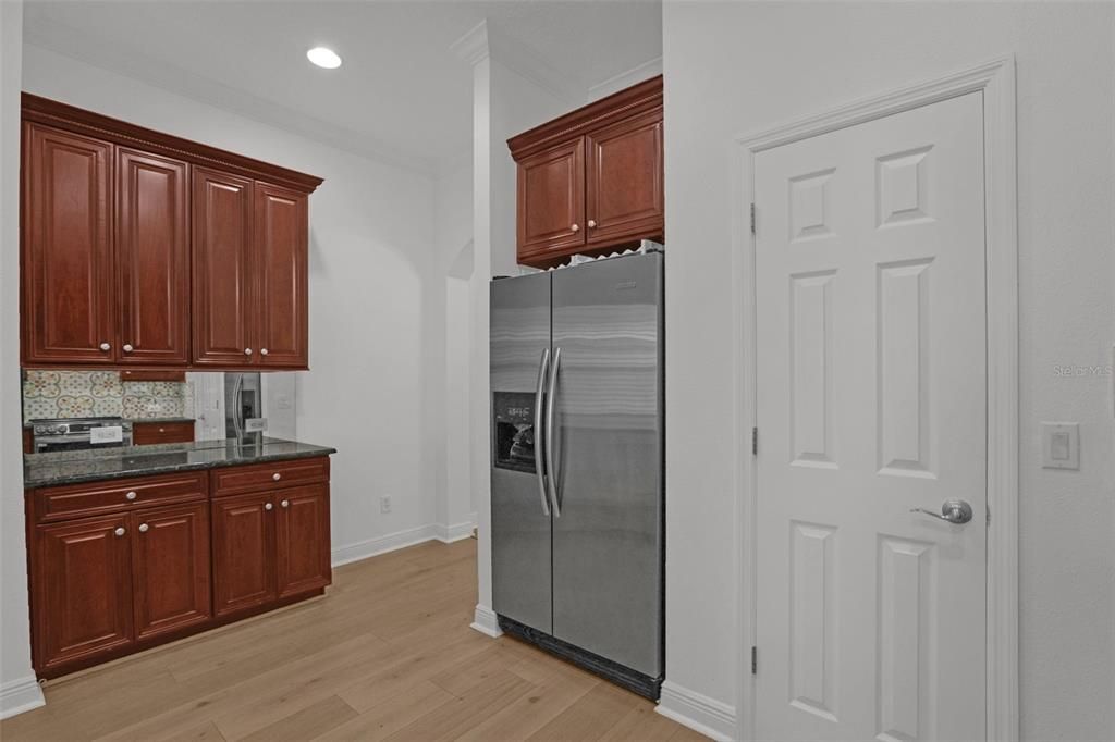 For Rent: $3,200 (4 beds, 3 baths, 2477 Square Feet)