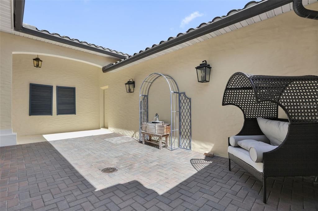 For Rent: $3,200 (4 beds, 3 baths, 2477 Square Feet)