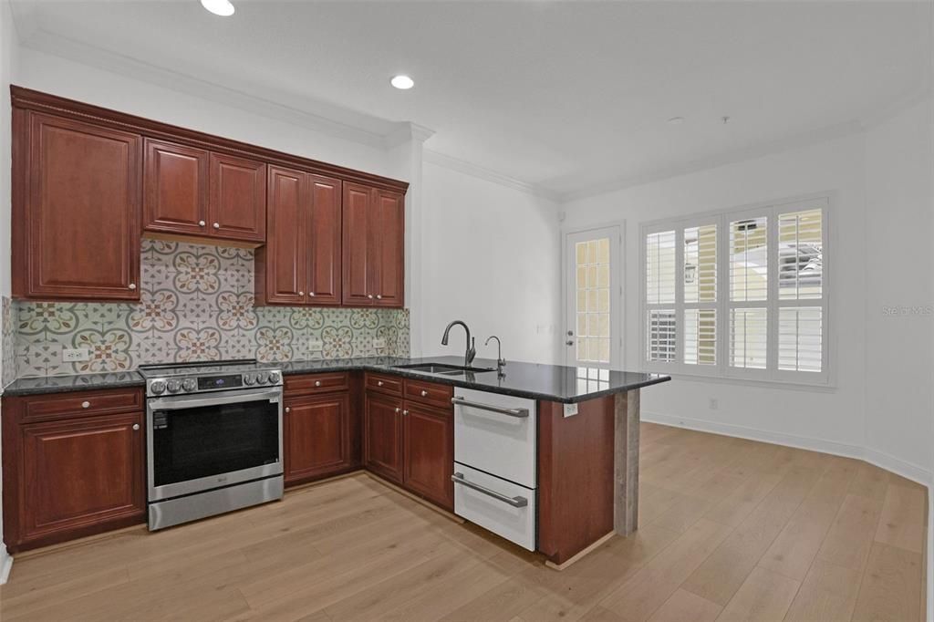 For Rent: $3,200 (4 beds, 3 baths, 2477 Square Feet)
