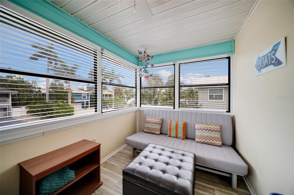 For Sale: $1,595,000 (3 beds, 2 baths, 1424 Square Feet)