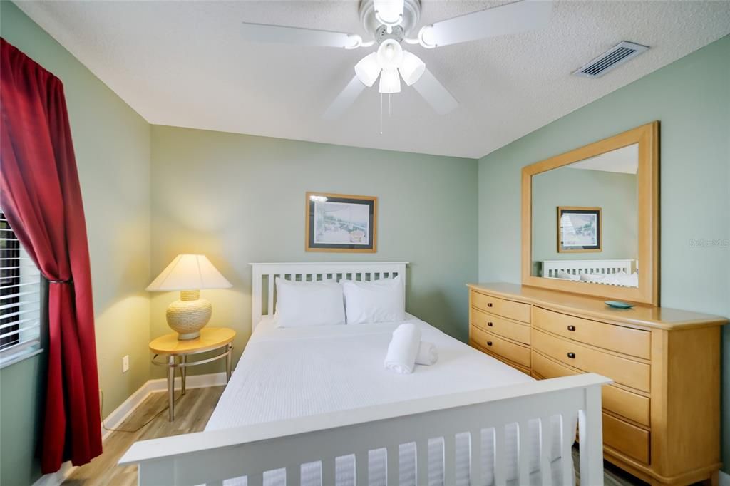 For Sale: $1,595,000 (3 beds, 2 baths, 1424 Square Feet)