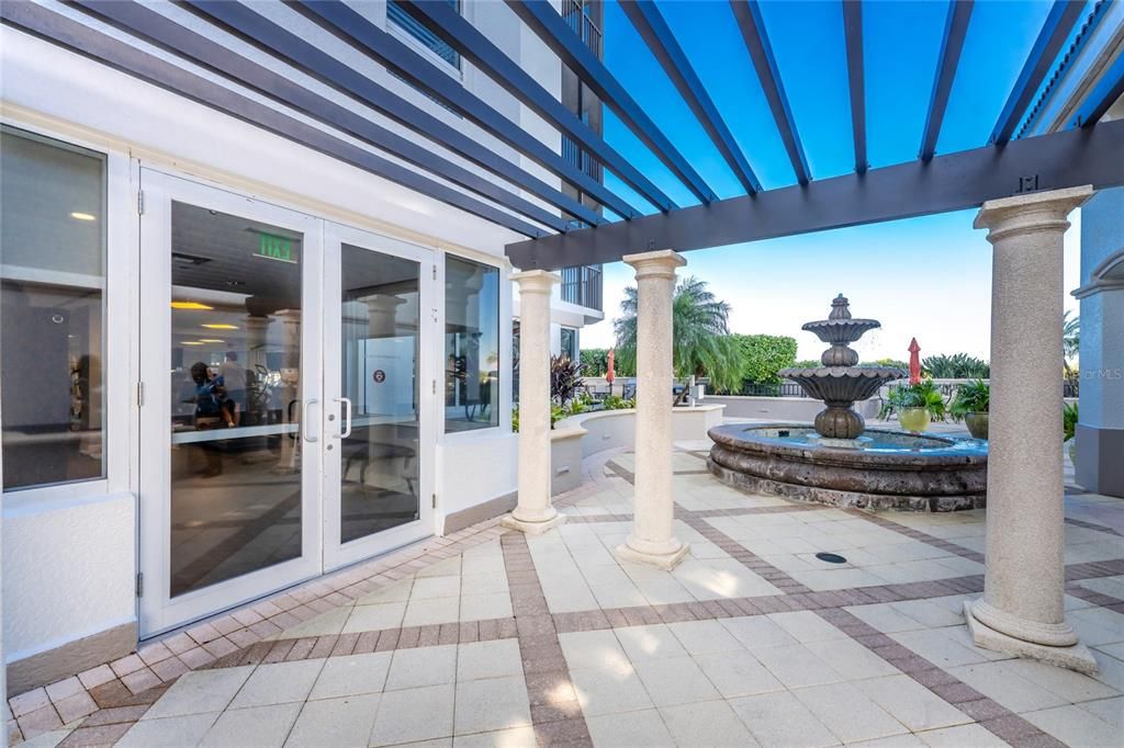 En Venta: $775,000 (3 camas, 3 baños, 2351 Pies cuadrados)