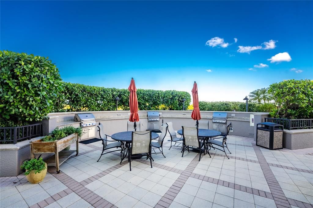 En Venta: $775,000 (3 camas, 3 baños, 2351 Pies cuadrados)