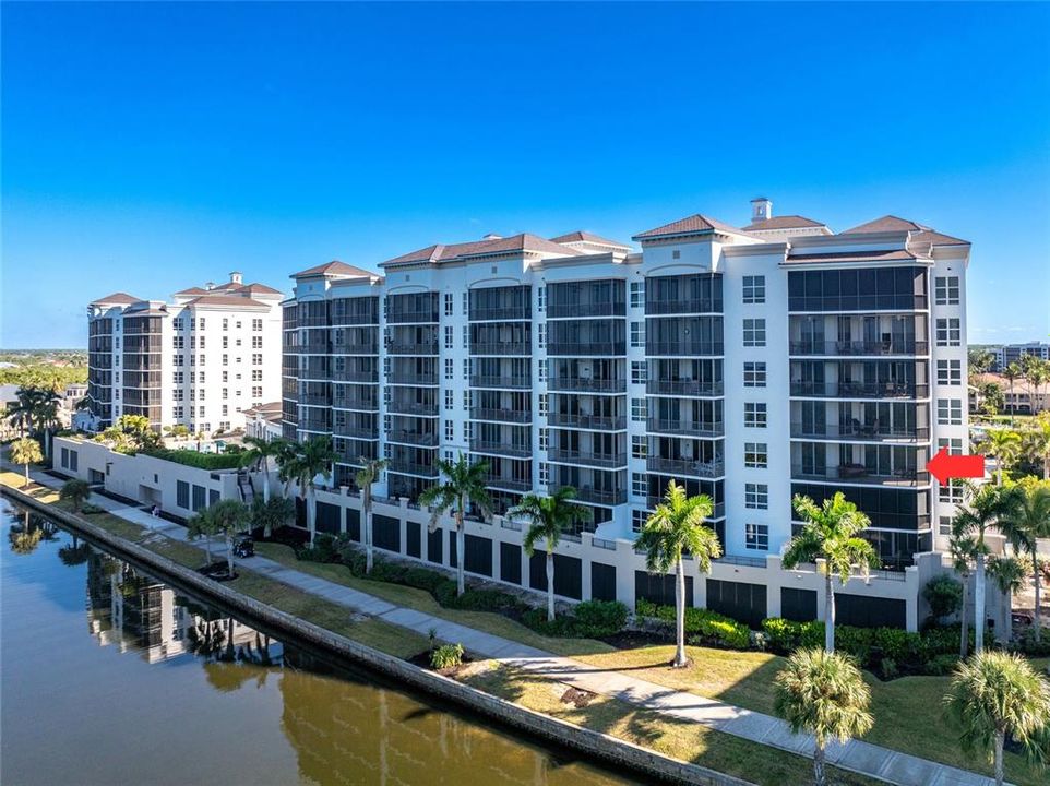 En Venta: $775,000 (3 camas, 3 baños, 2351 Pies cuadrados)