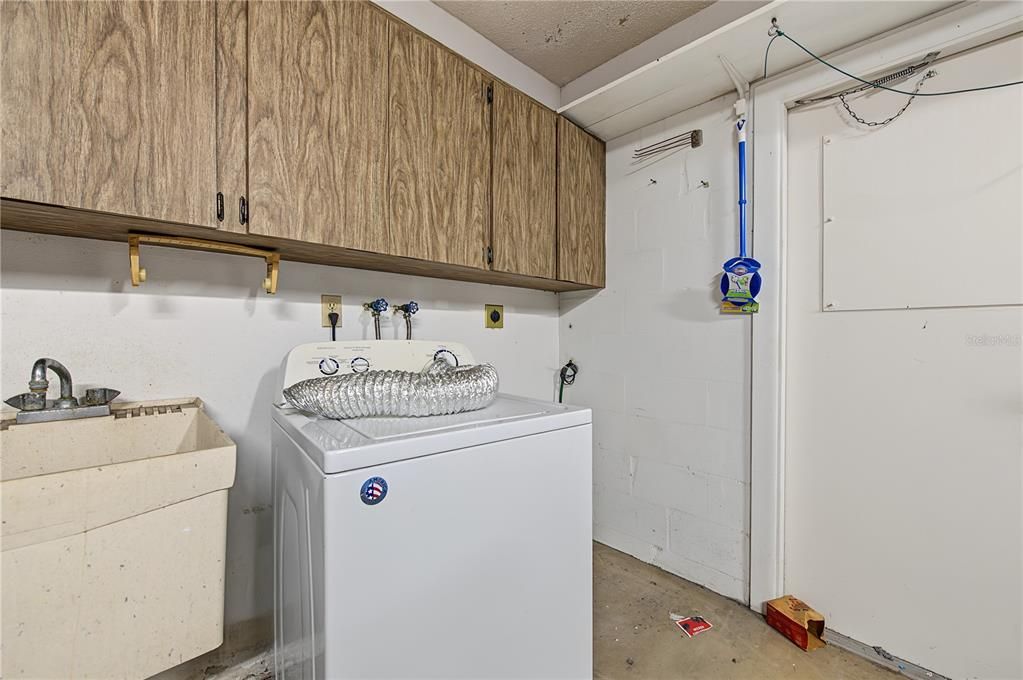 En Venta: $195,000 (3 camas, 2 baños, 1560 Pies cuadrados)