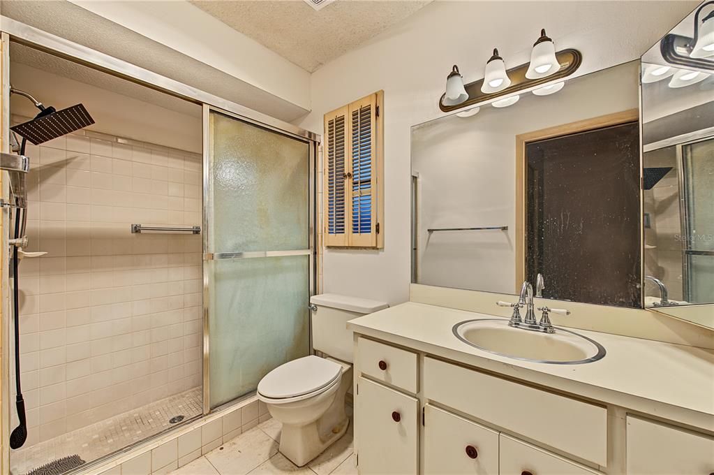 En Venta: $195,000 (3 camas, 2 baños, 1560 Pies cuadrados)