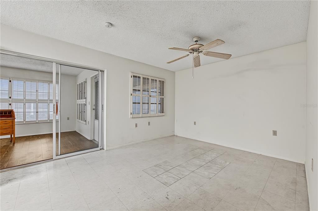 En Venta: $195,000 (3 camas, 2 baños, 1560 Pies cuadrados)