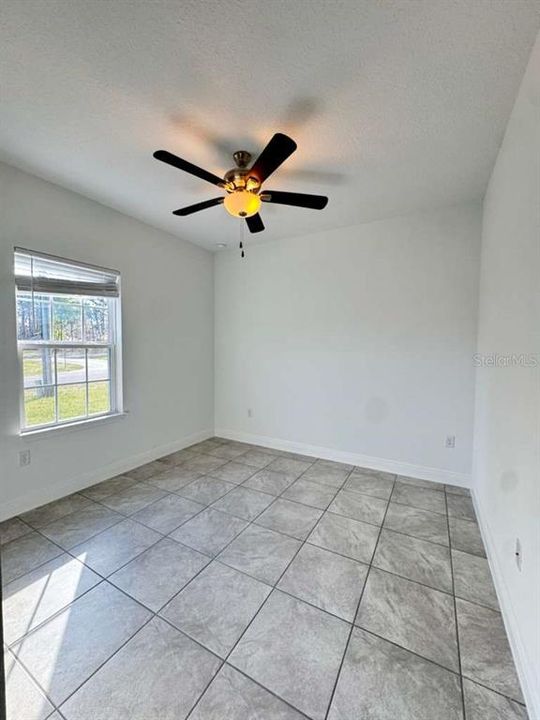 В аренду: $1,995 (4 спален, 2 ванн, 1696 Квадратных фут)