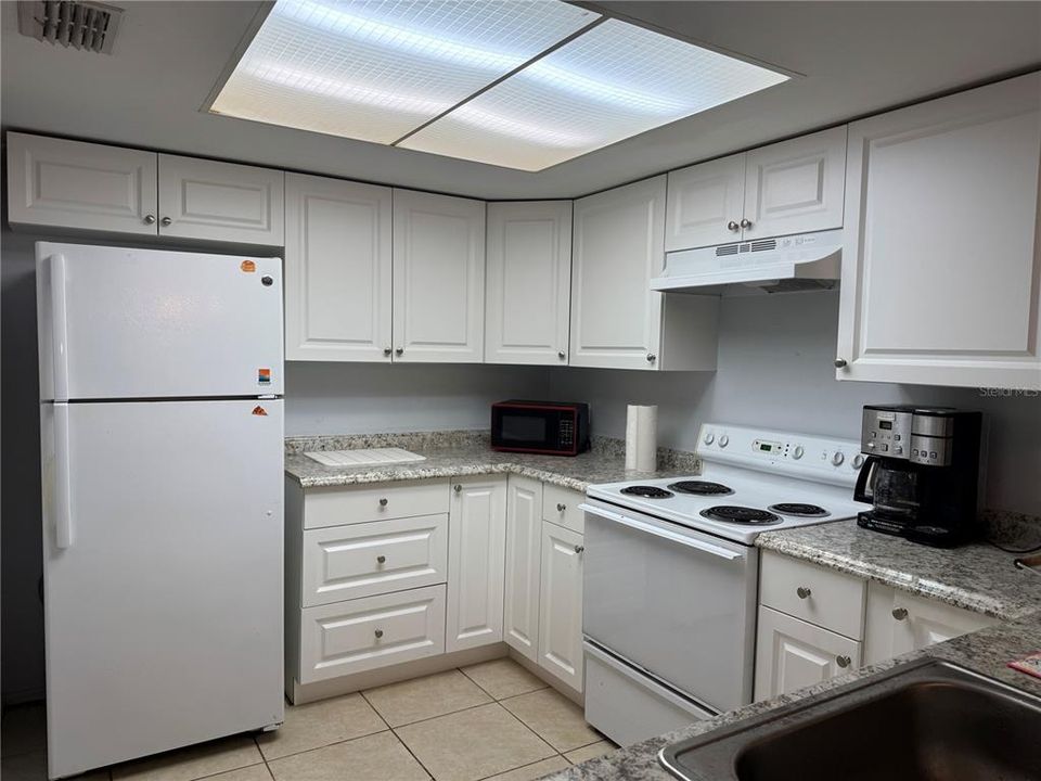 В аренду: $1,400 (2 спален, 1 ванн, 1008 Квадратных фут)