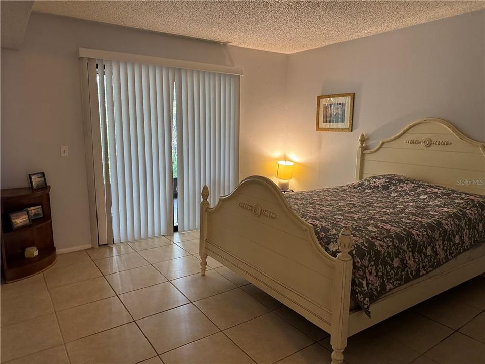 В аренду: $1,400 (2 спален, 1 ванн, 1008 Квадратных фут)