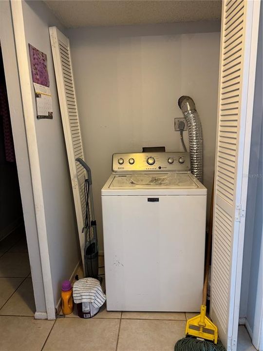В аренду: $1,400 (2 спален, 1 ванн, 1008 Квадратных фут)
