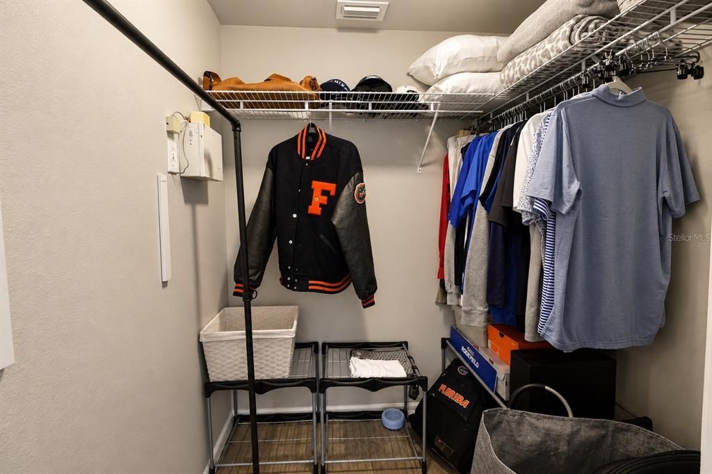 For Sale: $179,900 (1 beds, 1 baths, 823 Square Feet)
