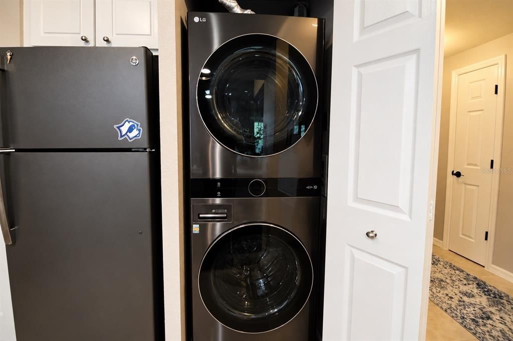 For Sale: $179,900 (1 beds, 1 baths, 823 Square Feet)