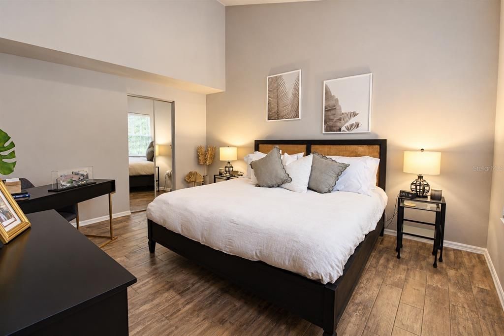 For Sale: $179,900 (1 beds, 1 baths, 823 Square Feet)