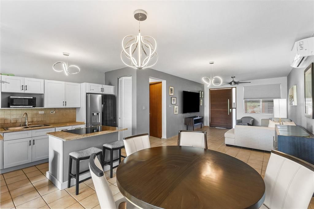 En Venta: $435,000 (3 camas, 2 baños, 1552 Pies cuadrados)